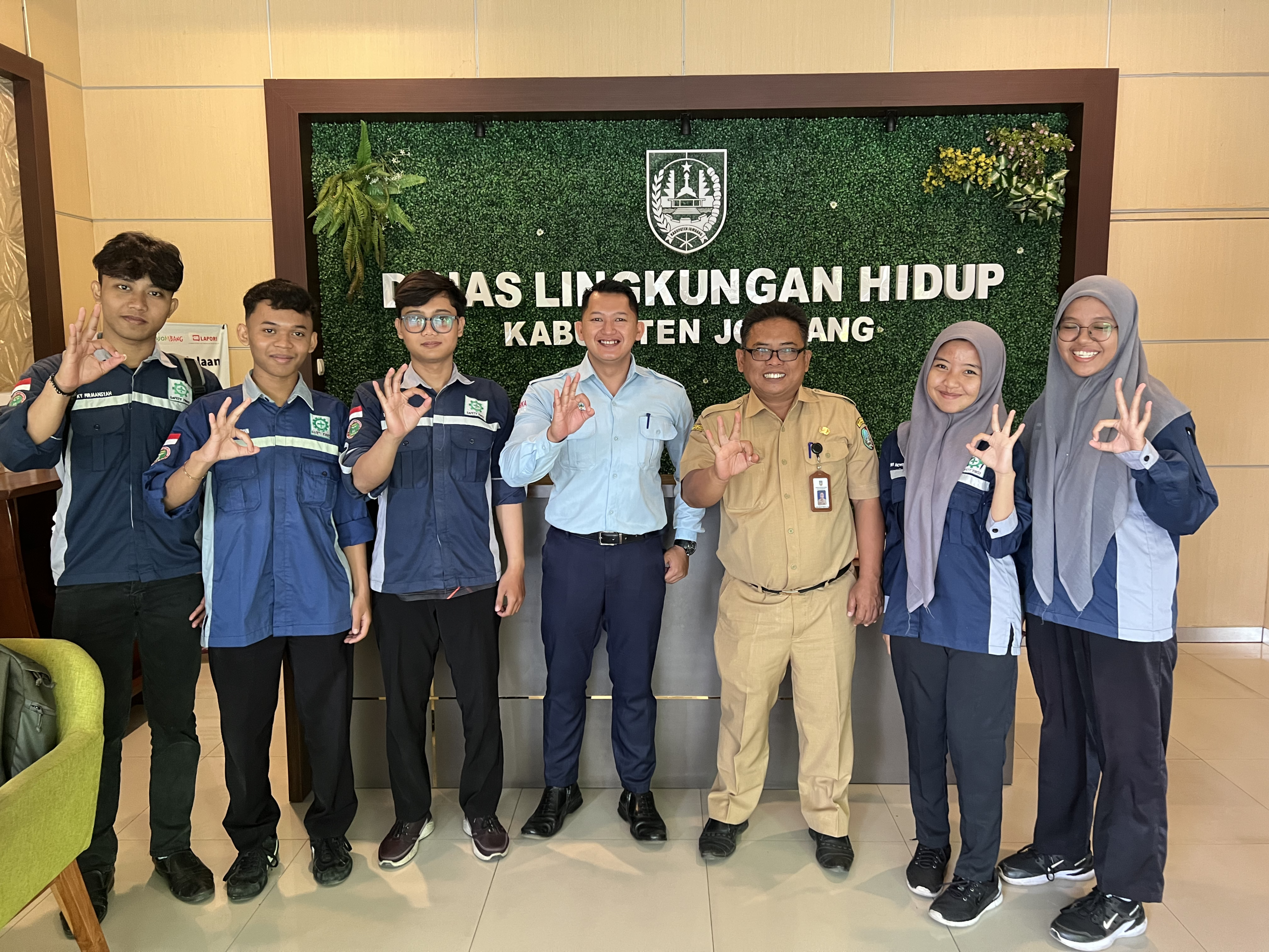 Observasi Sistem Pengelolaan Sampah dan Penerapan Keselamatan dan Kesehatan Kerja (K3) di TPA Banjardowo Kabupaten Jombang